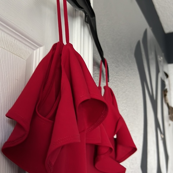 Never worn bodycon cold shoulder ruffled dress - Picture 7 of 10